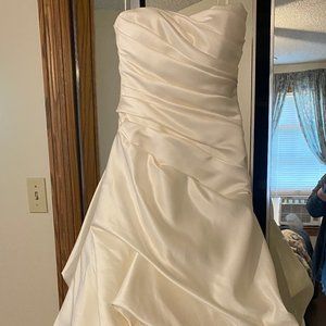 Casablanca Bridal Gown